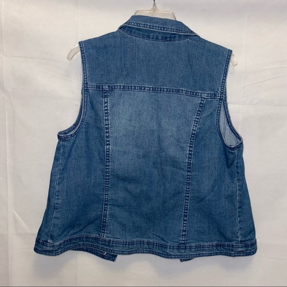 Christopher & Banks Denim Vest with detailed stitching - Medium - Picture 8 of 12